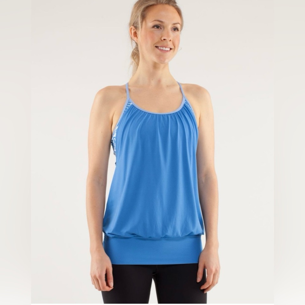 Lululemon NO LIMITS tank size 4 EUC attached sports bra!